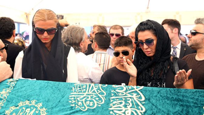 Tuğba Özayın Sözleri, Vatan Şaşmazın Cenaze Törenine Damga Vurdu