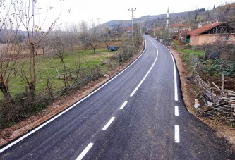 Usta Bir Ressamın Fırçasından Tablo Güzelliğinde Köy Yolları