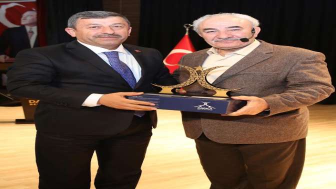 VAKKASOĞLU DARICA’DA KONFERANS VERDİ