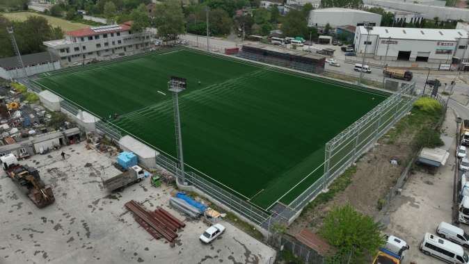 Yakup Altun Stadında sentetik çim serimi