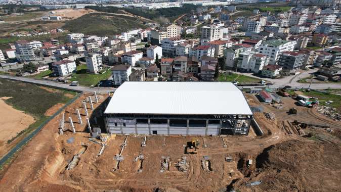 Yeni spor salonunda çalışmalar devam ediyor