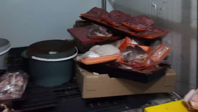 Zabıta, halk sağlığını hiçe sayan kasap işletmesini mühürledi