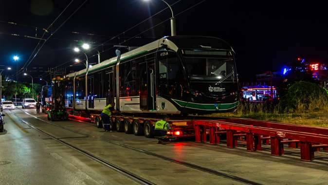 7.tramvay da raylarla buluştu