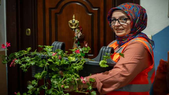 Balkonlar çiçek açıyor, komşuluk güzelleşiyor