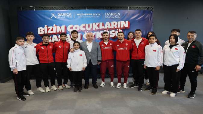 Başkan Bıyık Milli sporcularla bir araya geldi Başkan Bıyık Milli sporcularla bir araya geldi