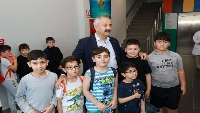 Başkan Büyükgöz Minik Yüzücülerle Bir Araya Geldi