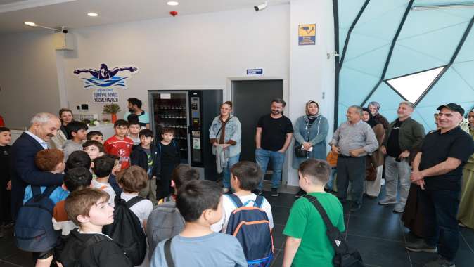 Başkan Büyükgöz Minik Yüzücülerle Bir Araya Geldi