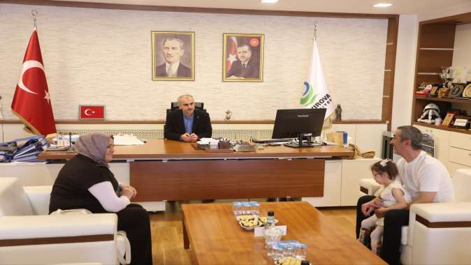 Başkan Çiftçi, Minik Lina ve ailesiyle bir araya geldi Başkan Çiftçi, Minik Lina ve ailesiyle bir araya geldi