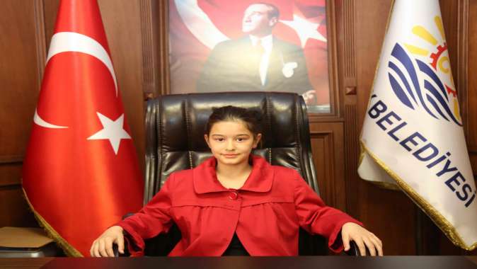 BAŞKAN SEZER KOLTUĞUNU ASLI ÇIRAK’A DEVRETTİ
