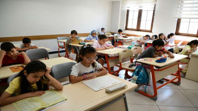 Bilgi evlerinde yaz kursları çok renkli geçiyor
