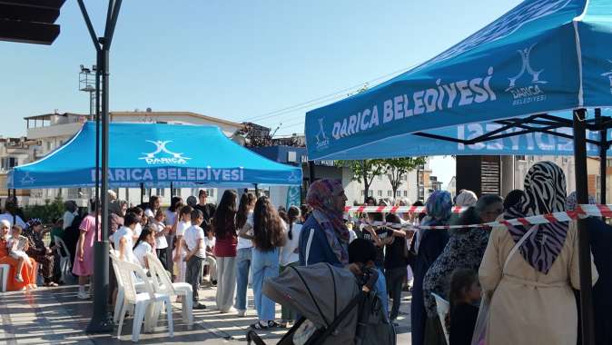 ‘Bir Durak Bir Mutluluk’ otobüsü Darıcalı çocukların yüzünü güldürdü