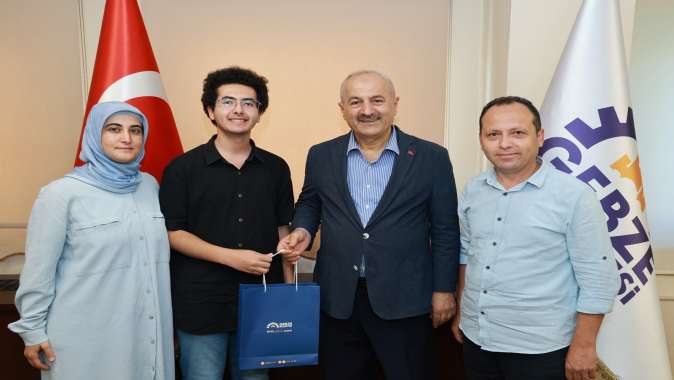 Büyükgöz, Gebze’nin YKS Şampiyonlarını Ağırladı