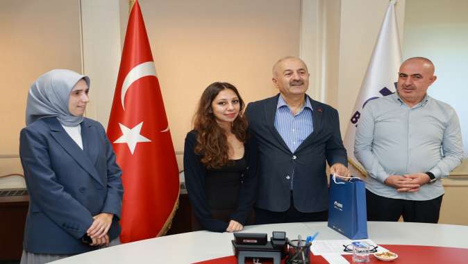 Büyükgöz, Gebze’nin YKS Şampiyonlarını Ağırladı Büyükgöz, Gebze’nin YKS Şampiyonlarını Ağırladı