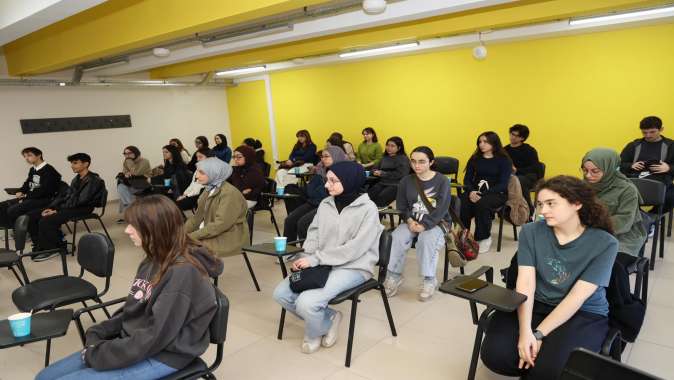 Büyükgöz gençlerle buluştu Büyükgöz gençlerle buluştu