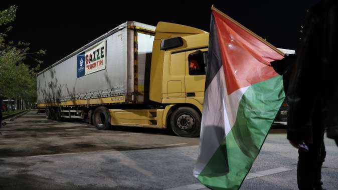 Büyükşehir’in ilk yardım tırları Gazze’ye yola çıktı