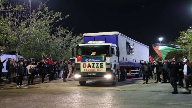 Büyükşehir’in ilk yardım tırları Gazze’ye yola çıktı Büyükşehir’in ilk yardım tırları Gazze’ye yola çıktı