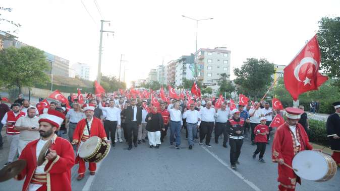 Çayırova, 15 Temmuz’da tek yürek oldu Çayırova, 15 Temmuz’da tek yürek oldu