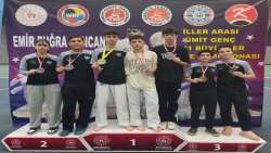 ÇAYIROVA BELEDİYESİ KARATE TAKIMI FIRTINASI BURSA'DA ESTİ