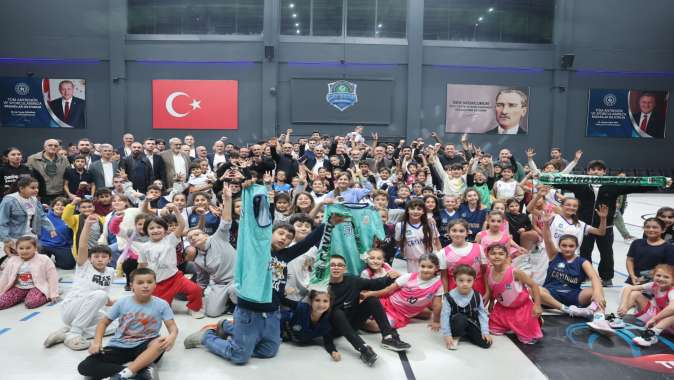 Çayırova Belediyesi’nden potada beşte beş Çayırova Belediyesi’nden potada beşte beş