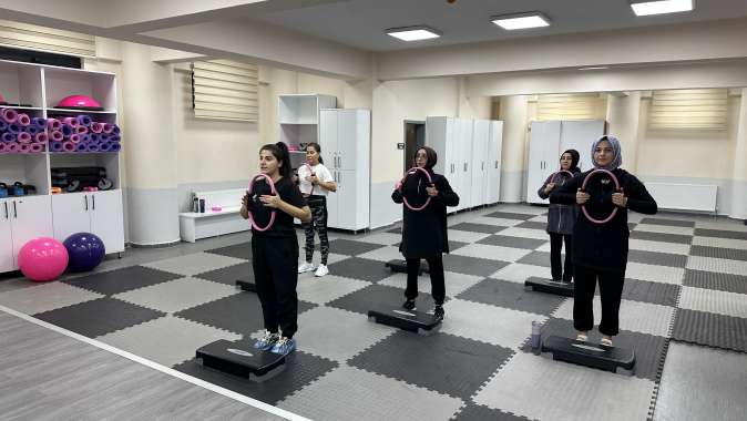 Çayırova Belediyesi pilates kurslarına ilgi büyük Çayırova Belediyesi pilates kurslarına ilgi büyük