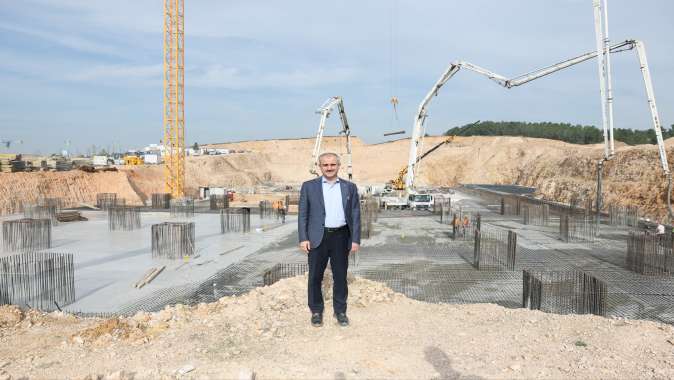 Çayırova Devlet Hastanesi’nin temel betonu dökülüyor Çayırova Devlet Hastanesi’nin temel betonu dökülüyor