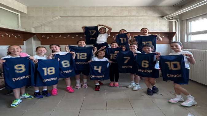 Çayırova’nın minik basketbolcuları şampiyon oldu