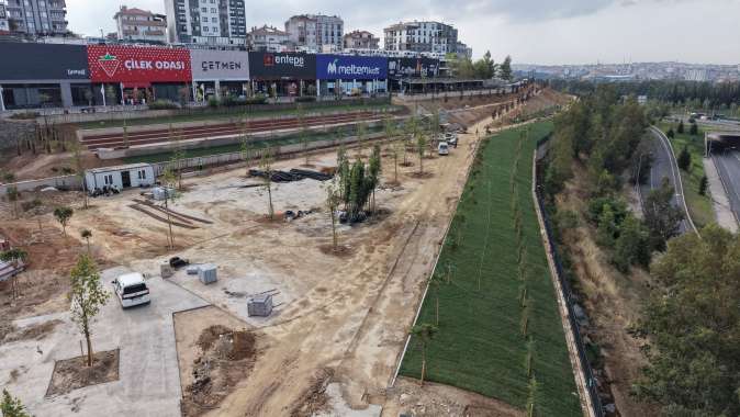 Çayırova’nın yeşil alanlarında yenileme çalışmaları sürüyor