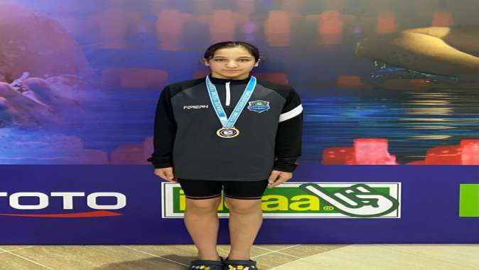 Çayırovalı yüzücüler, madalyalara doyamadı