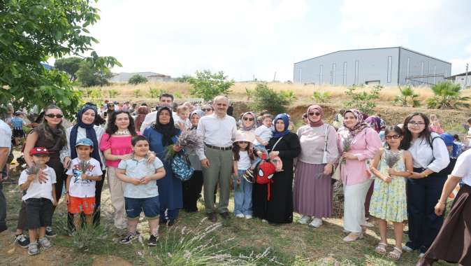Çayırovalılar Lavanta Hasadı Şenliği’nde bir araya geldi