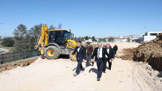 Çiftçi, Kent Park ve Fatih Sultan Mehmet Parkı'ndaki revizyon çalışmalarını inceledi