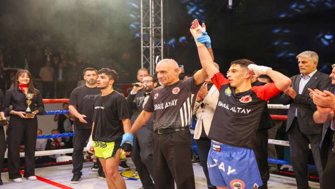 Darıca'da kick boks fırtınası esti Darıca'da kick boks fırtınası esti