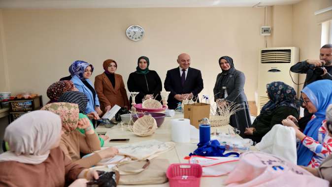 Darıca’da anneler öğreniyor, çocuklar güvenle gelişiyor Darıca’da anneler öğreniyor, çocuklar güvenle gelişiyor