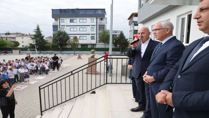 Darıca’da haftaya İstiklal Marşı ile başlangıç