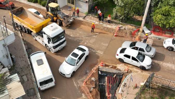 Diliskelesi'nde Elektrik Hatları Yer Altına Alınıyor