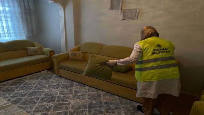 Dilovası Belediyesi'nden Yaşlı ve Engellilere Temizlik Hizmeti Desteği Dilovası Belediyesi'nden Yaşlı ve Engellilere Temizlik Hizmeti Desteği