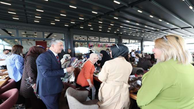 Dilovası’nda Anneler Günü’ne Özel Anlamlı Buluşma