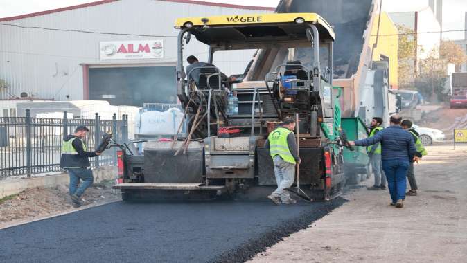 Gebze'de asfalt çalışmaları hız kesmiyor Gebze'de asfalt çalışmaları hız kesmiyor