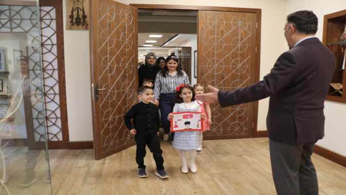 GTÜ’de Rektörlük Miniklerin Oldu