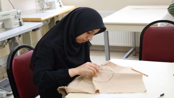 KO-MEK’in gençler için hazırladığı “Ev Becerileri Atölyesi” kursları başladı