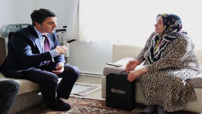 Kocaeli Büyükşehir acıları hafifletiyor