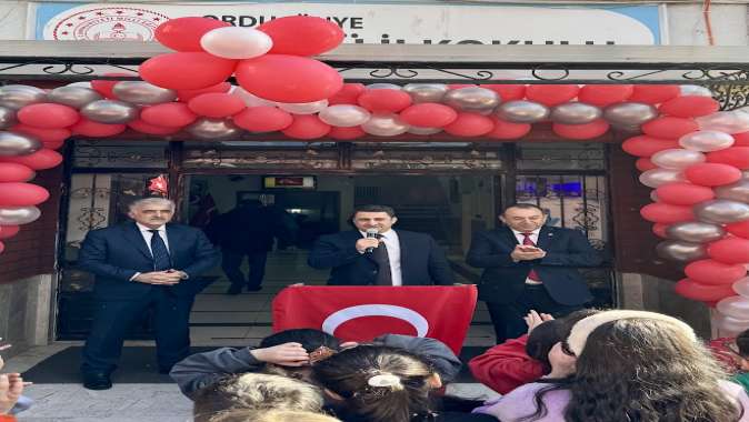 OYAK Çimento “Renkli Yakalar” ile Geleceği Güzelleştiriyor