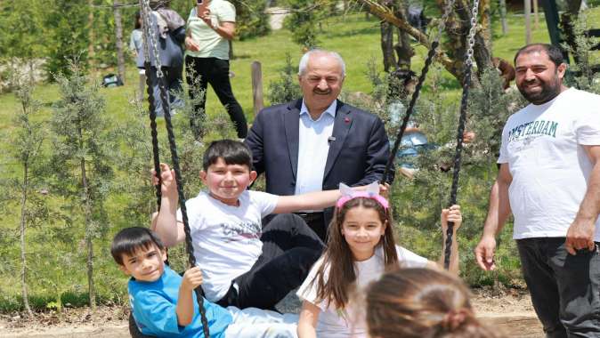Pelitli Bayraktepe’ye vatandaş akını Pelitli Bayraktepe’ye vatandaş akını
