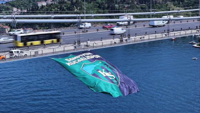 Şanlı Kocaelispor Bayrağı, İstanbul Boğazı’nda