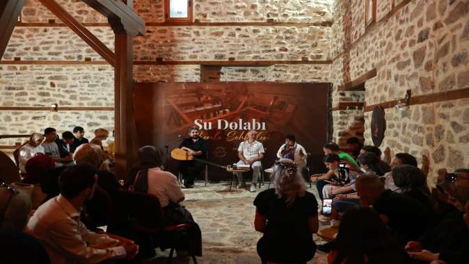 Tarihi Su Dolabı’nda Neşet Ertaş Türküleri Yankılandı