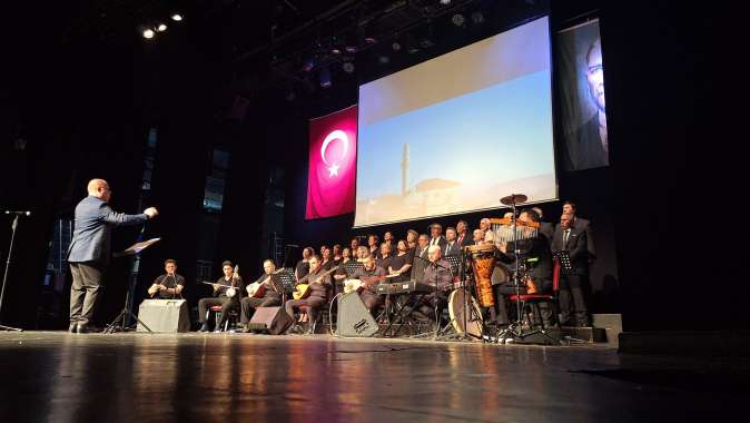 Turizm Haftası'nda Türk Halk Müziği Coşkusu İzmit'te Yaşandı