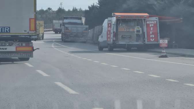 Uzman Öztekin, trafikte seyyar tehlikeye dikkat çekti Uzman Öztekin, trafikte seyyar tehlikeye dikkat çekti
